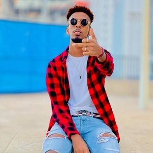 Meet your Posher, Khalid